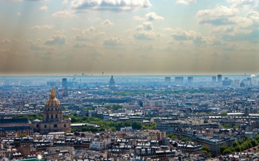 ville polluée représentant Paris